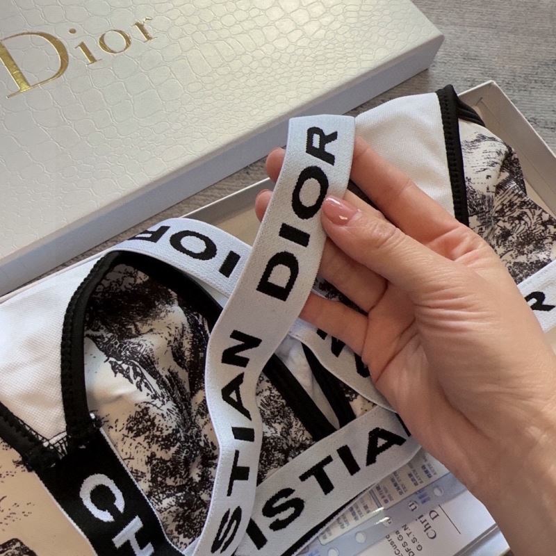 CHRISTIAN DIOR